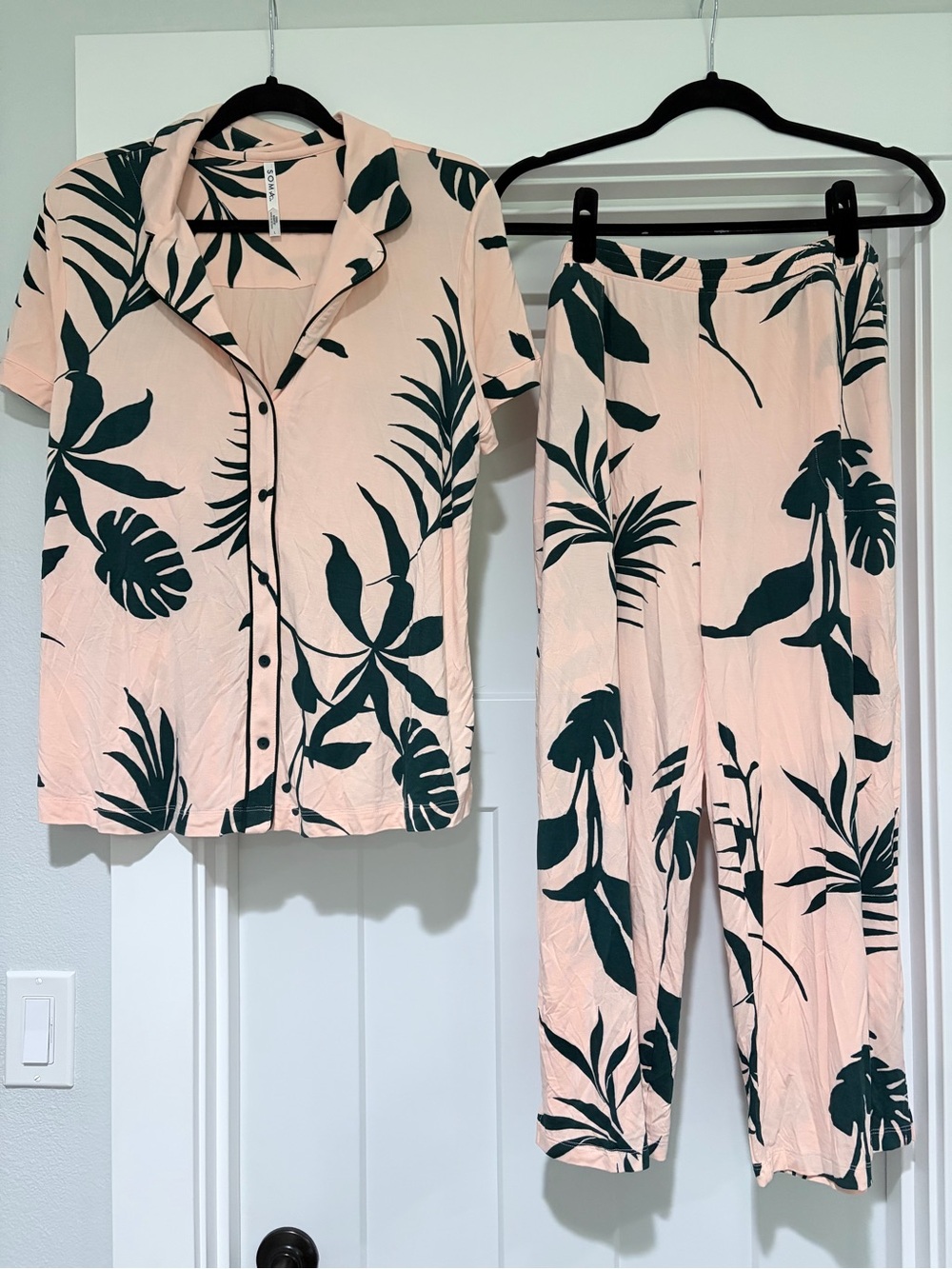 New without tags. Soma Peach Palm-Print Pajama Set with Dark Green Leaves